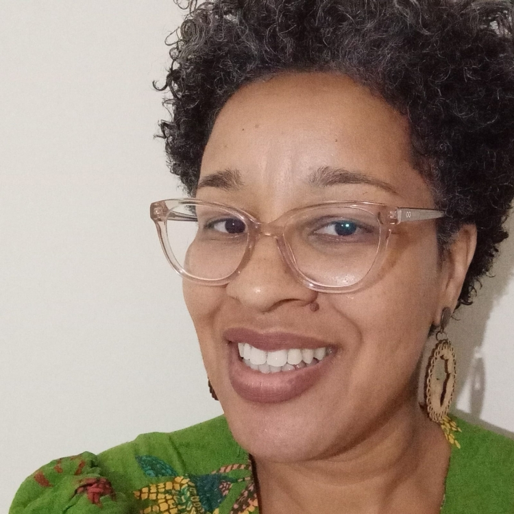 Juliana Mogrão Moreira- Psicóloga, doula, ativista e mãe de duas meninas pretas. Mulheres na Política no 1º Ato da Mulher Negra LatinoAmericana e Caribenha de São José do Rio Preto.
