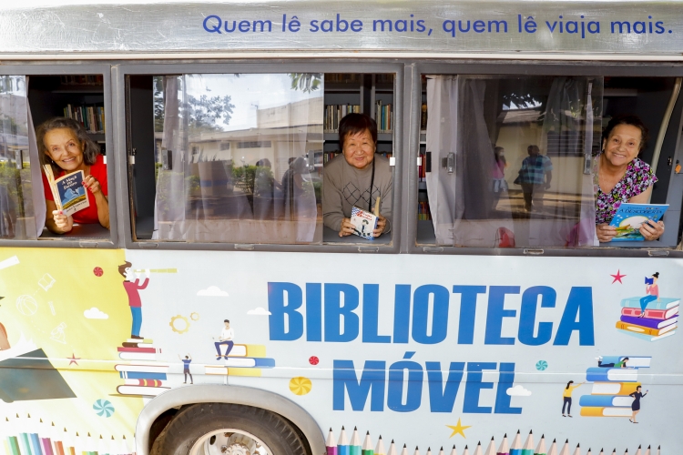 A Biblioteca Móvel passa a visitar as dez regiões de Rio Preto