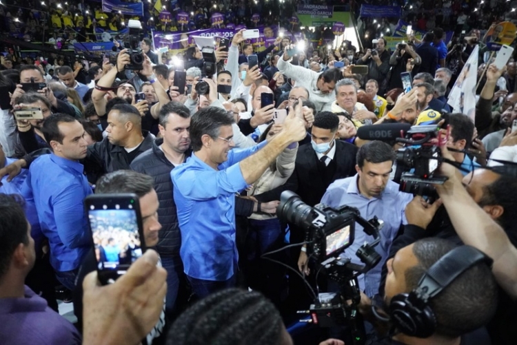 Cerca de 15 mil pessoas que participaram da convenção do PSDB, realizada no ginásio do Ibirapuera