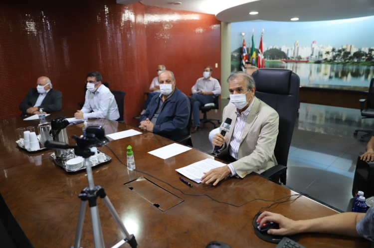 Edinho Araújo participa de reunião virtual com prefeitos da região 
