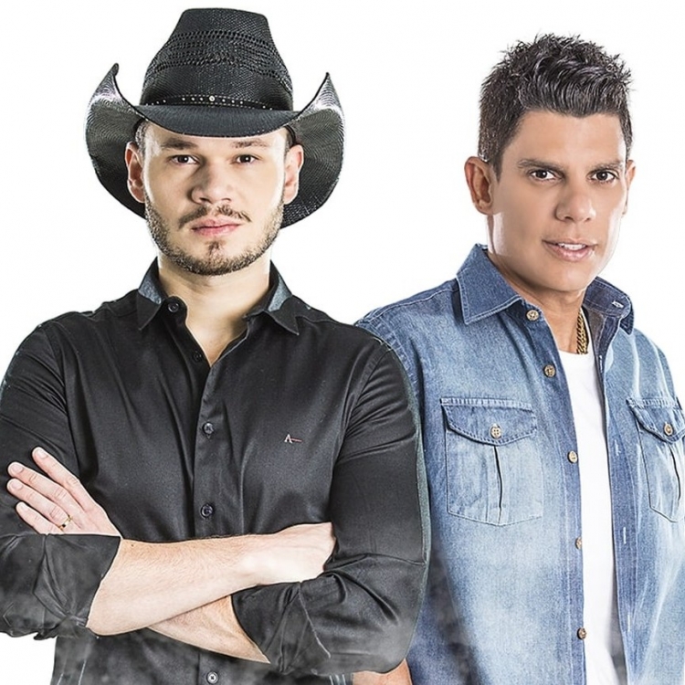Carreiro & Capataz cantam sucessos em show
