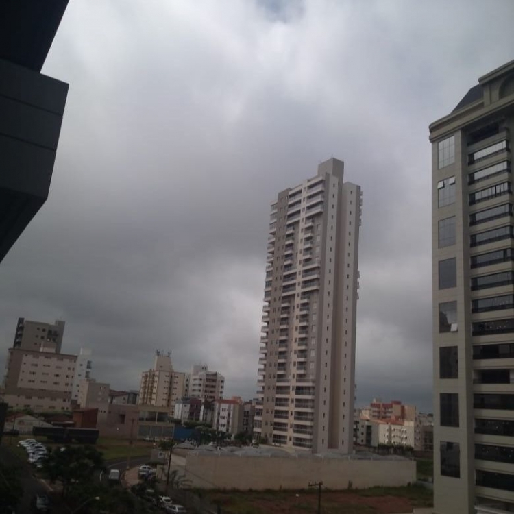 Previsão é de que o tempo abra neste final de semana em Rio Preto, por enquanto o céu permanece com algumas nuvens 