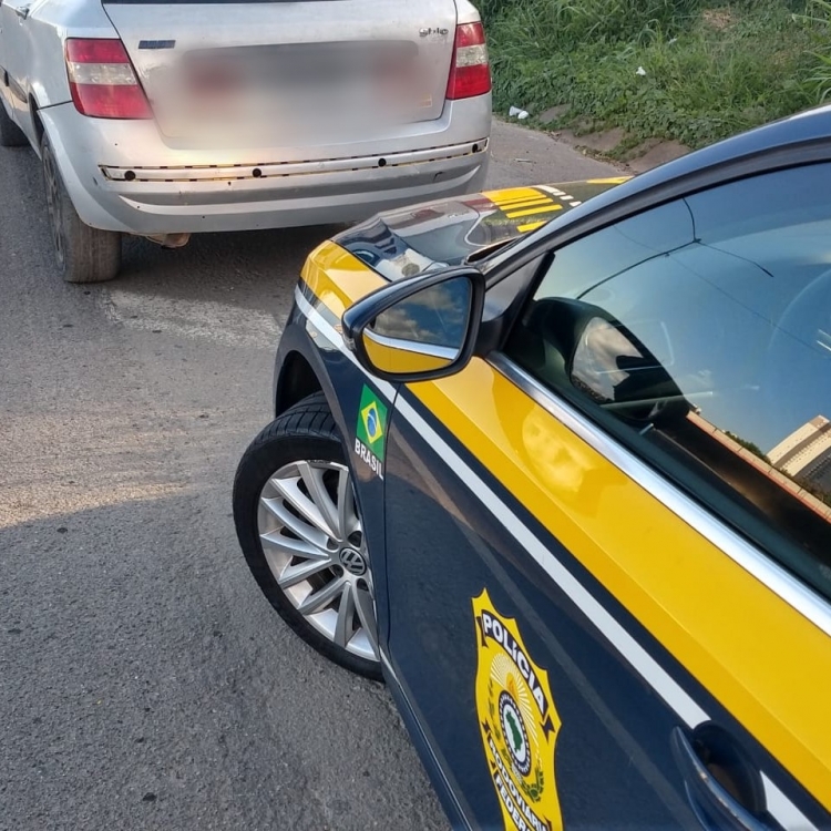 Carro foi abordado na rodovia Fernão Dias