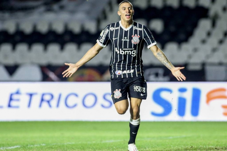 Mantuan comemora o primeiro gol do Corinthians