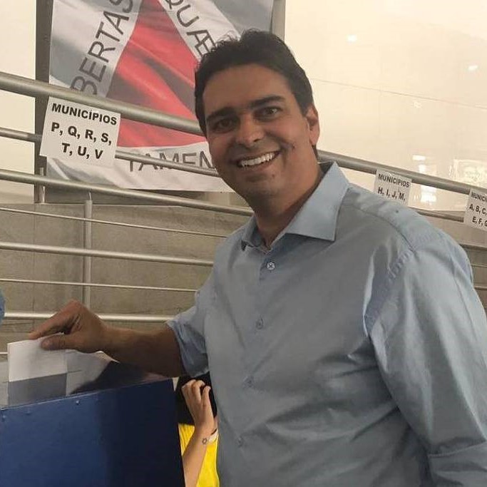 Em foto de 2018, Cássio Remis vota na convenção do PSDB de Minas Gerais que confirmou Antonio Anastasia candidato ao governo na eleição daquele ano