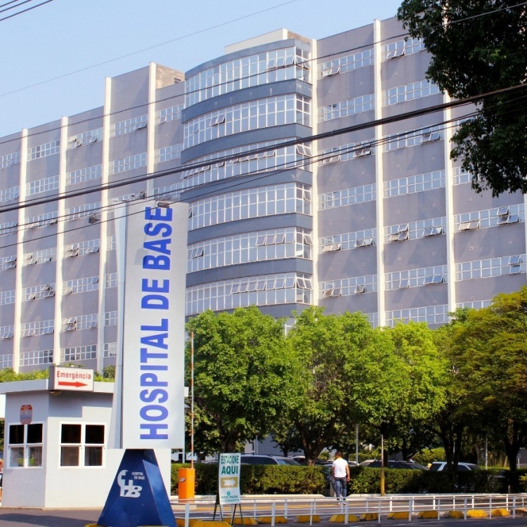 Hospital de Base de Rio Preto tem 99% dos leitos UTI Covid ocupados.