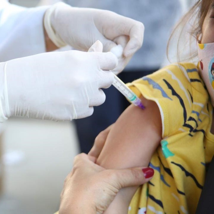 Campanha de Vacinação contra Gripe começa a imunização por crianças.