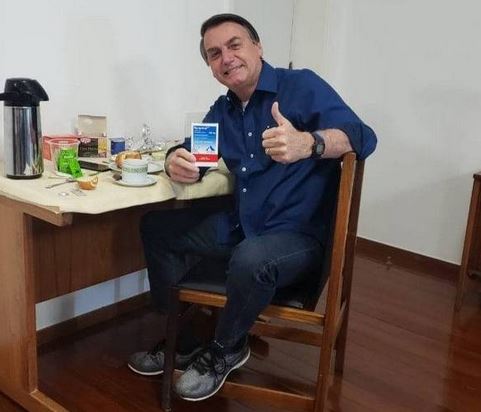 ’Garoto propaganda’: Bolsonaro diz ter usado cloroquina quando contraiu Covid