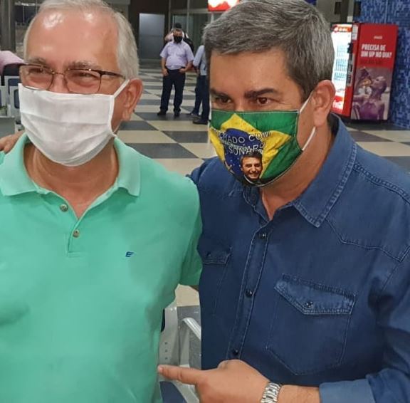 Bassan (de camiseta verde) e Coronel Tadeu, em Rio Preto 
