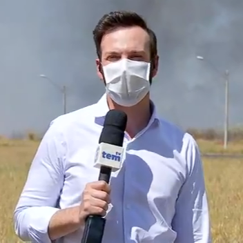 Repórter da TV Tem foi atacado enquanto noticiava incêndio ao vivo 