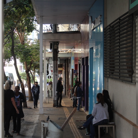 Fiscais da Vigilância Sanitária em inspeção no Calçadão de Rio Preto 
