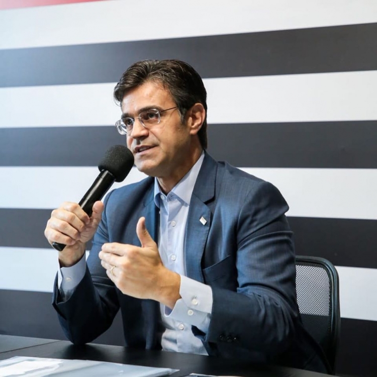 A União Brasil, partido com maior fundo eleitoral e mais tempo de TV, anunciou nesta quinta-feira (7) seu apoio ao governador de São Paulo, Rodrigo Garcia (PSDB), que busca a reeleição.