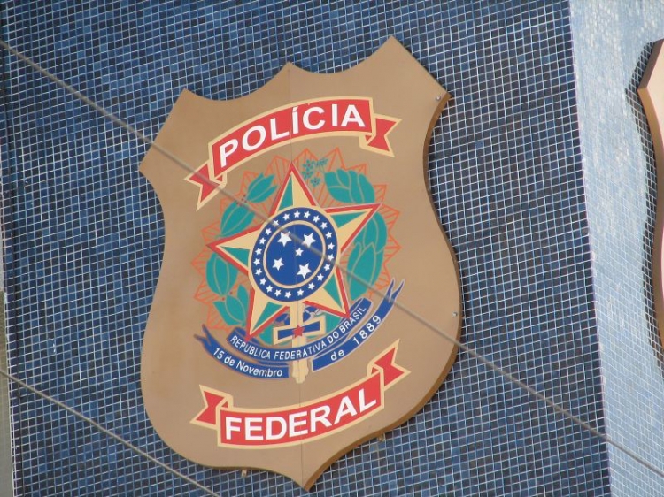 Ao todo, cerca de 80 policiais federais cumprem os mandados de busca e prisão em cidades do Distrito Federal, Mato Grosso do Sul e São Paulo.