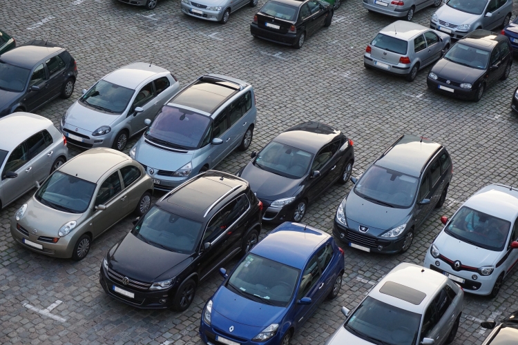A cada automóvel novo vendido no Brasil entre janeiro e outubro, cinco modelos usados foram negociados