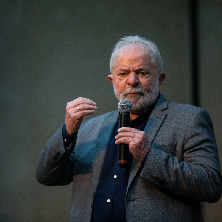 O ex-presidente Luiz Inácio Lula da Silva (PT) afirmou nesta terça-feira (14) que testou negativo para a Covid e que poderá viajar a Uberlândia, em Minas Gerais