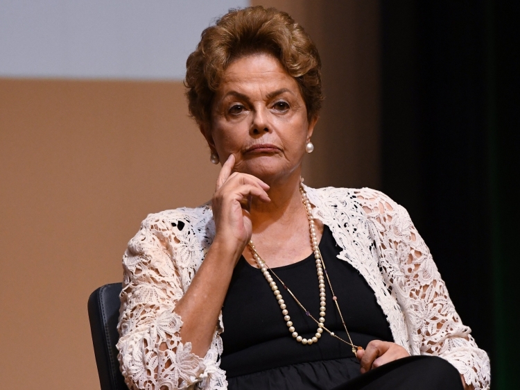 O NDB (Novo Banco de Desenvolvimento), o banco do grupo de nações emergentes Brics, confirmou nesta sexta-feira (24) a nomeação da ex-presidente Dilma Rousseff para a presidência da instituição