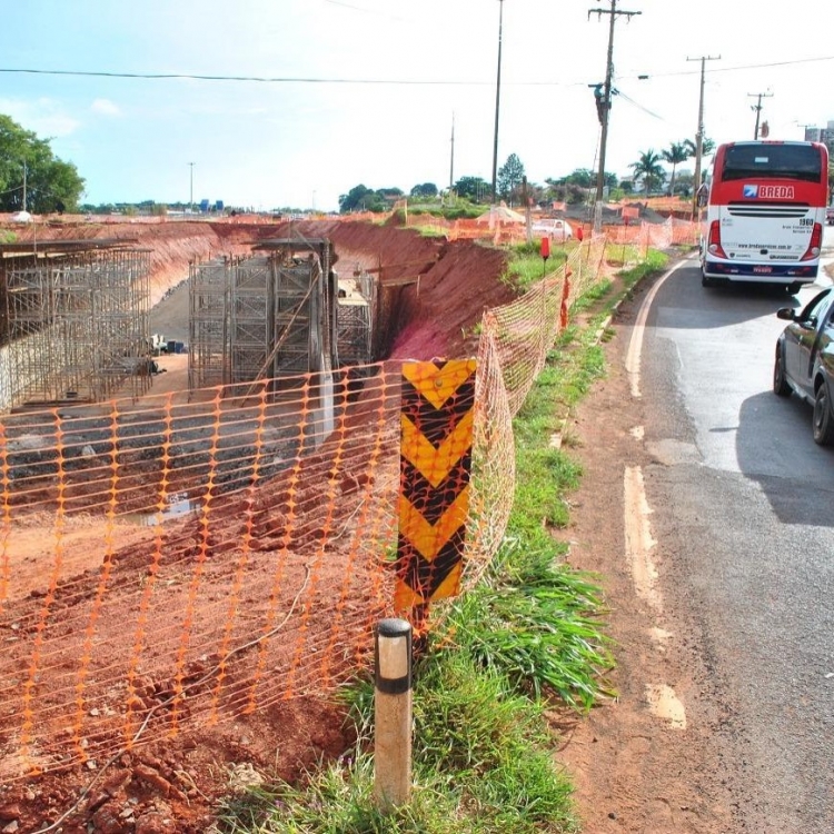 Obras na BR-153 complicam trânsito na região da Danilo Galeazzi