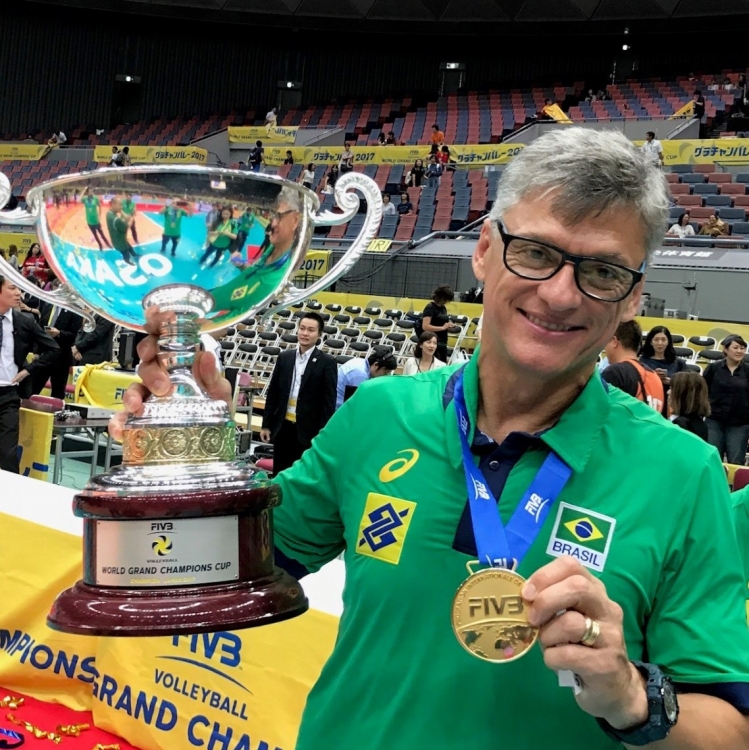 Renan Dal Zotto é o atual técnico da Seleção Brasileira de Vôlei