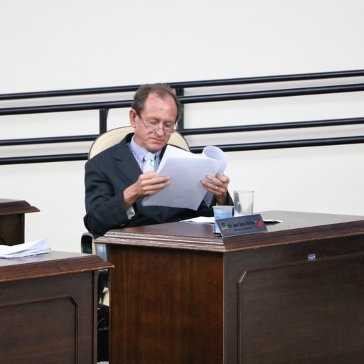 Vereador José Carlos Marinho durante sessão na Câmara