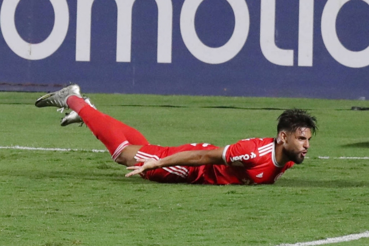Yuri Alberto comemora gol contra o São Paulo no Morumbi