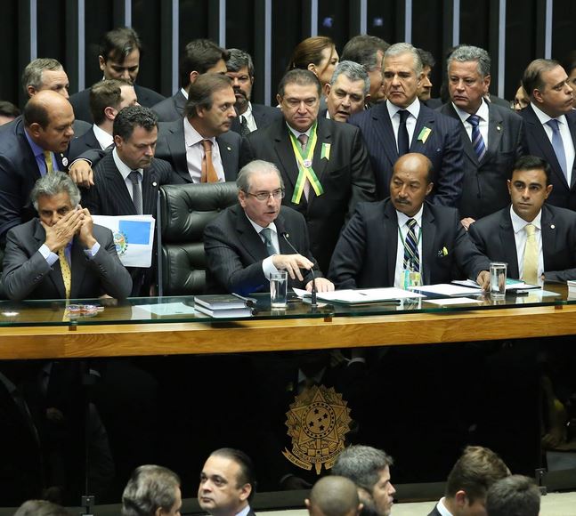 Eduardo Cunha durante sessão em 2016 que afastou Dilma Rousseff da Presidência; naquele ano ainda, Cunha foi preso